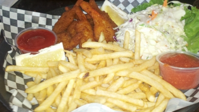 Breakwall Bar & Grill in Redondo Beach