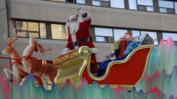 Santa Floats Through Lomita, Rancho Palos Verdes and Rolling Hills Estates