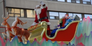 Santa Floats Through Lomita, Rancho Palos Verdes and Rolling Hills Estates
